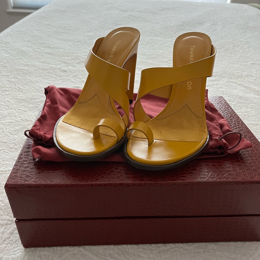Size 6.5 Tamara Mellon heels. NEVER WORN